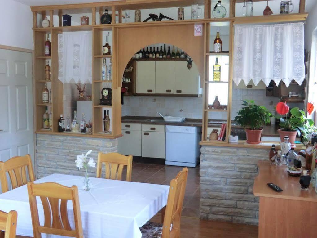 Pansion Izvor Hotel Korenica Ngoại thất bức ảnh